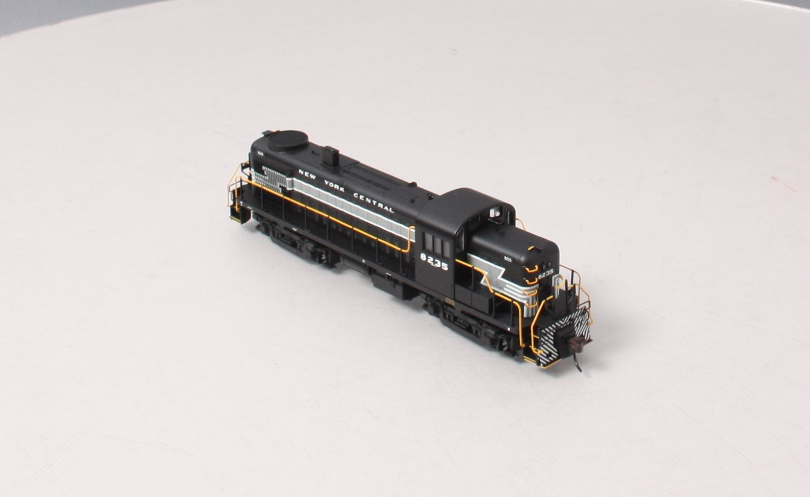Atlas 10001937 HO New York Central Silver Series RS-3 Locomotive #8235