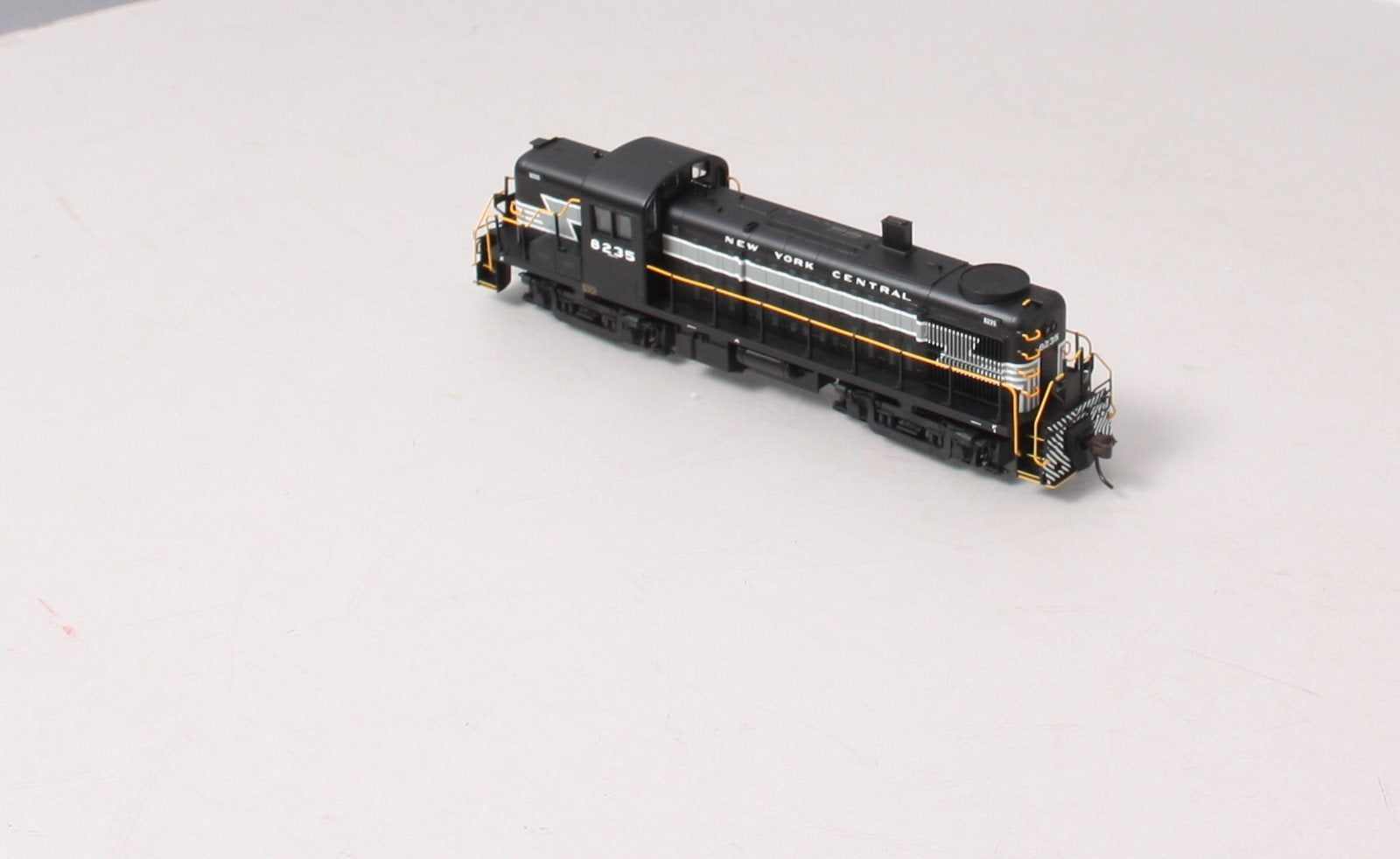 Atlas 10001937 HO New York Central Silver Series RS-3 Locomotive #8235