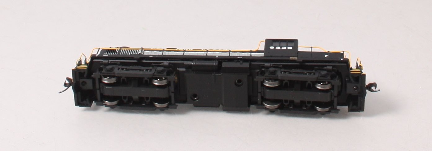 Atlas 10001937 HO New York Central Silver Series RS-3 Locomotive #8235