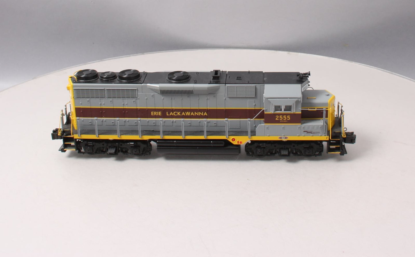 Lionel 6-38548 O Gauge Erie Lackawanna GP-35 Diesel Locomotive #2555