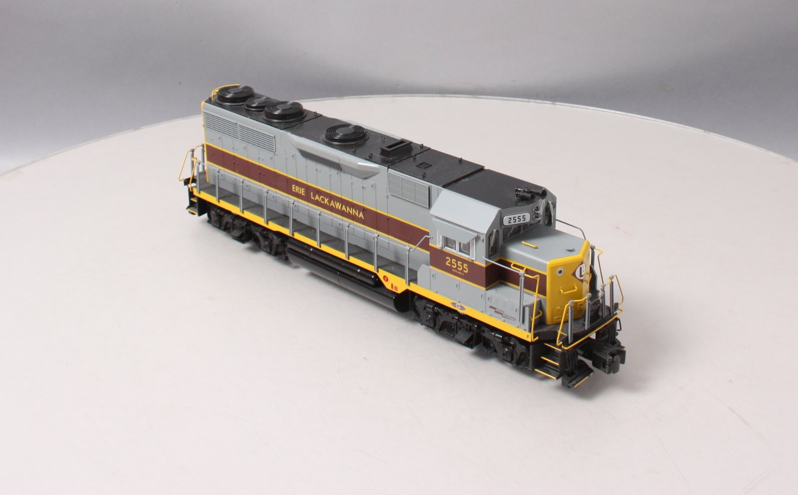 Lionel 6-38548 O Gauge Erie Lackawanna GP-35 Diesel Locomotive #2555