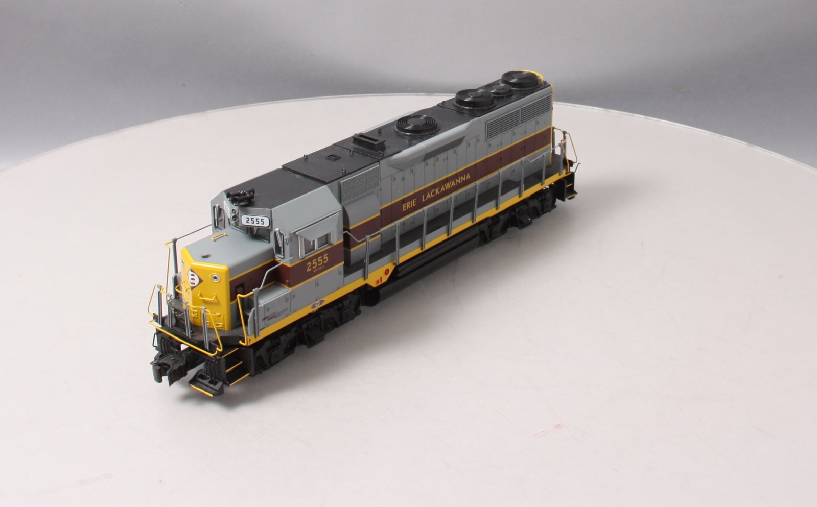 Lionel 6-38548 O Gauge Erie Lackawanna GP-35 Diesel Locomotive #2555
