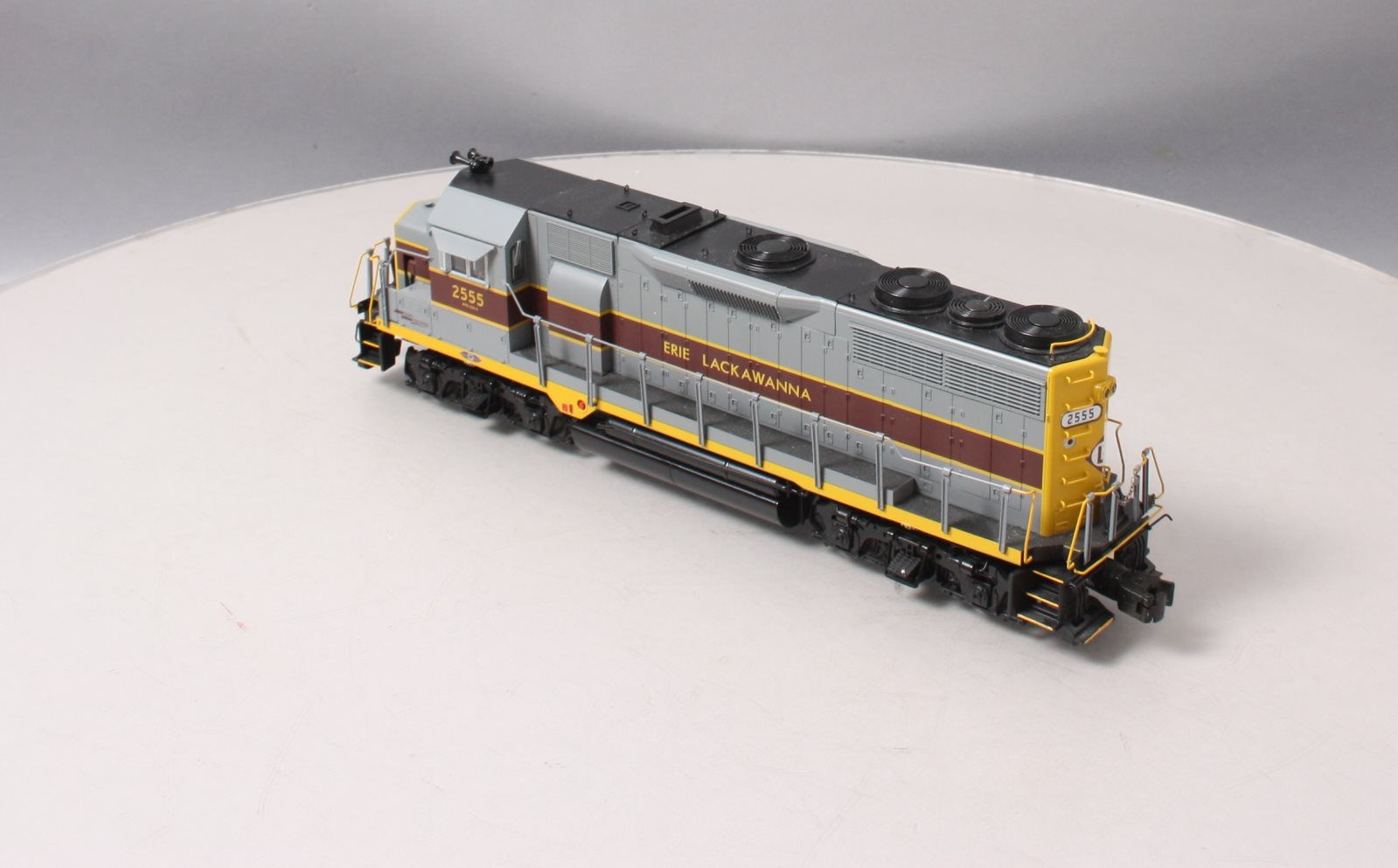 Lionel 6-38548 O Gauge Erie Lackawanna GP-35 Diesel Locomotive #2555