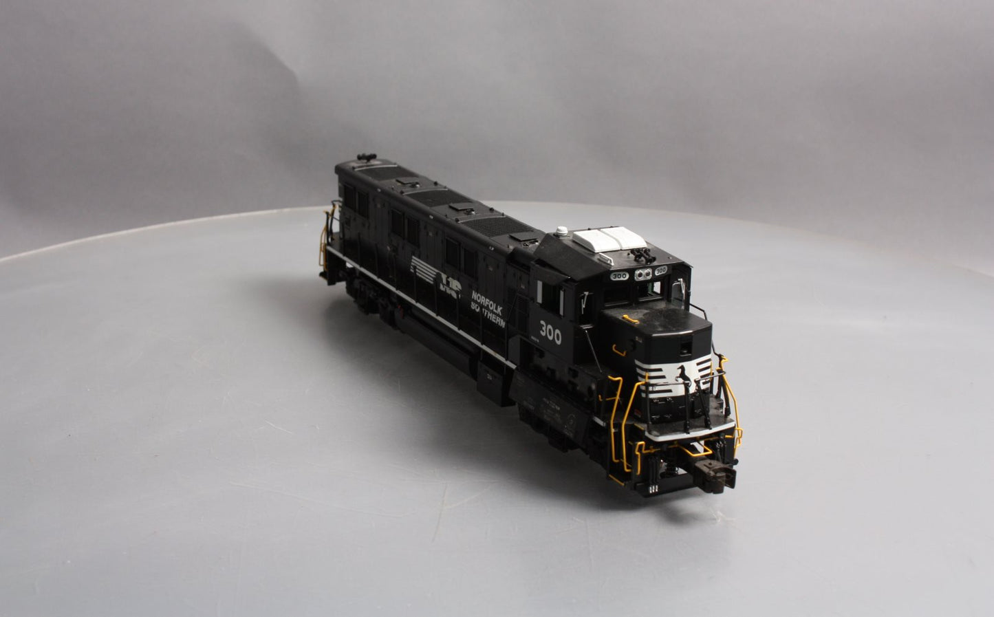 Lionel 6-28323 O VISIONLINE Norfolk Southern Genset Diesel Switcher #300