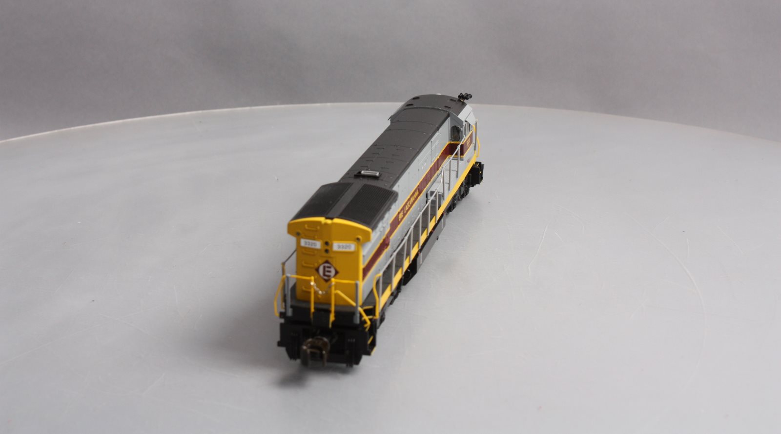 American Flyer 6-48142 S Scale Erie Lackawanna U33C Diesel Locomotive #3320