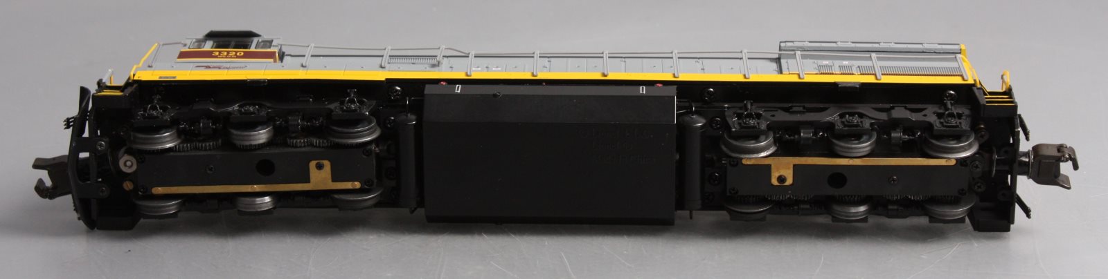 American Flyer 6-48142 S Scale Erie Lackawanna U33C Diesel Locomotive #3320
