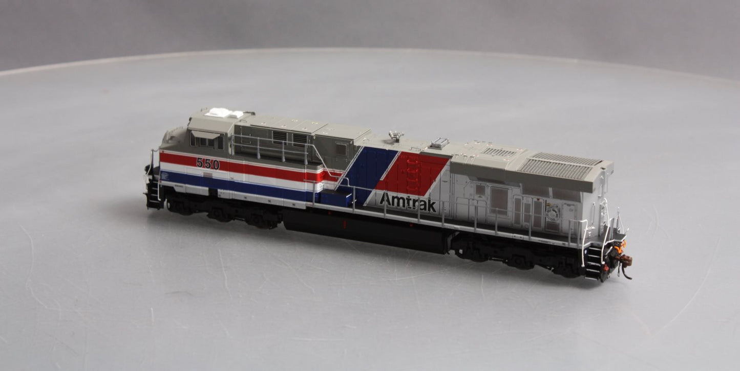 Athearn G83044 HO Amtrak ES44AC Diesel Locomotive #550