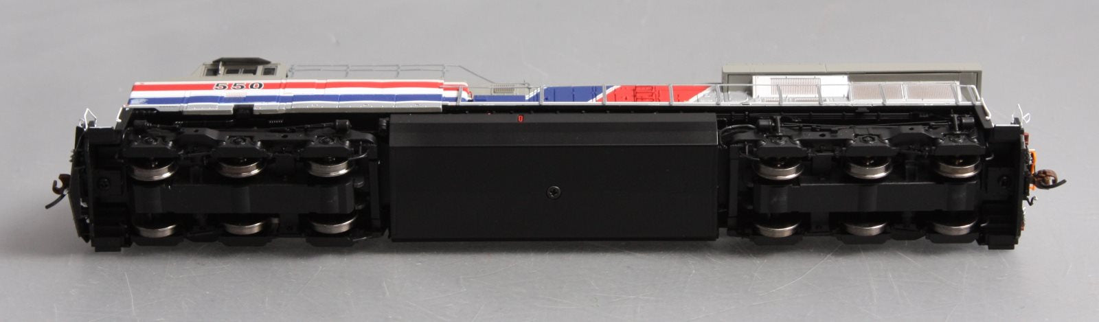 Athearn G83044 HO Amtrak ES44AC Diesel Locomotive #550
