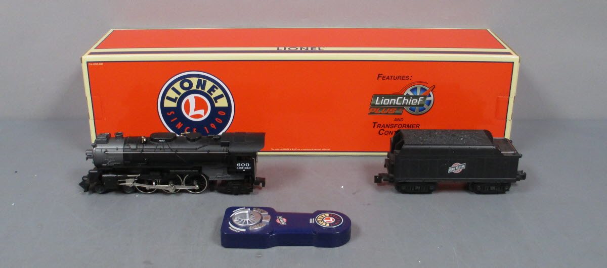 Lionel 6-82971 O Chicago & North Western 4-6-2 Pacific Steam Loco & Tender #600