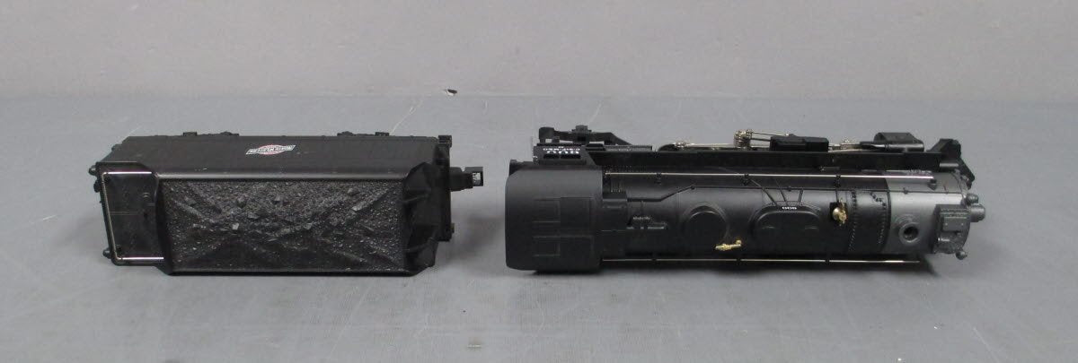 Lionel 6-82971 O Chicago & North Western 4-6-2 Pacific Steam Loco & Tender #600