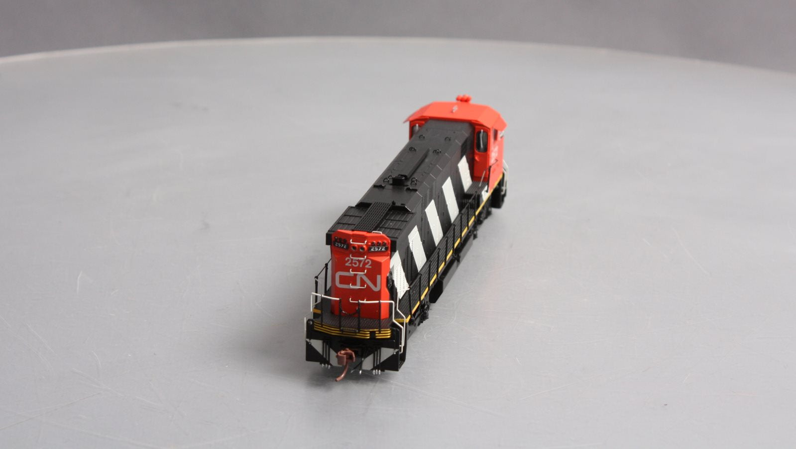 Rapido Trains 33009 HH Canadian National MLW M420 Diesel Locomotive #2572 MR-20c