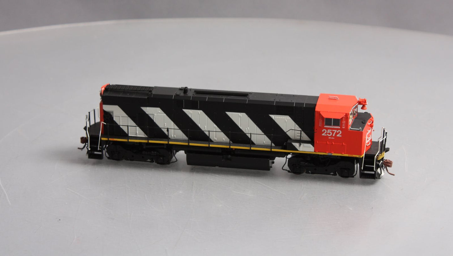 Rapido Trains 33009 HH Canadian National MLW M420 Diesel Locomotive #2572 MR-20c
