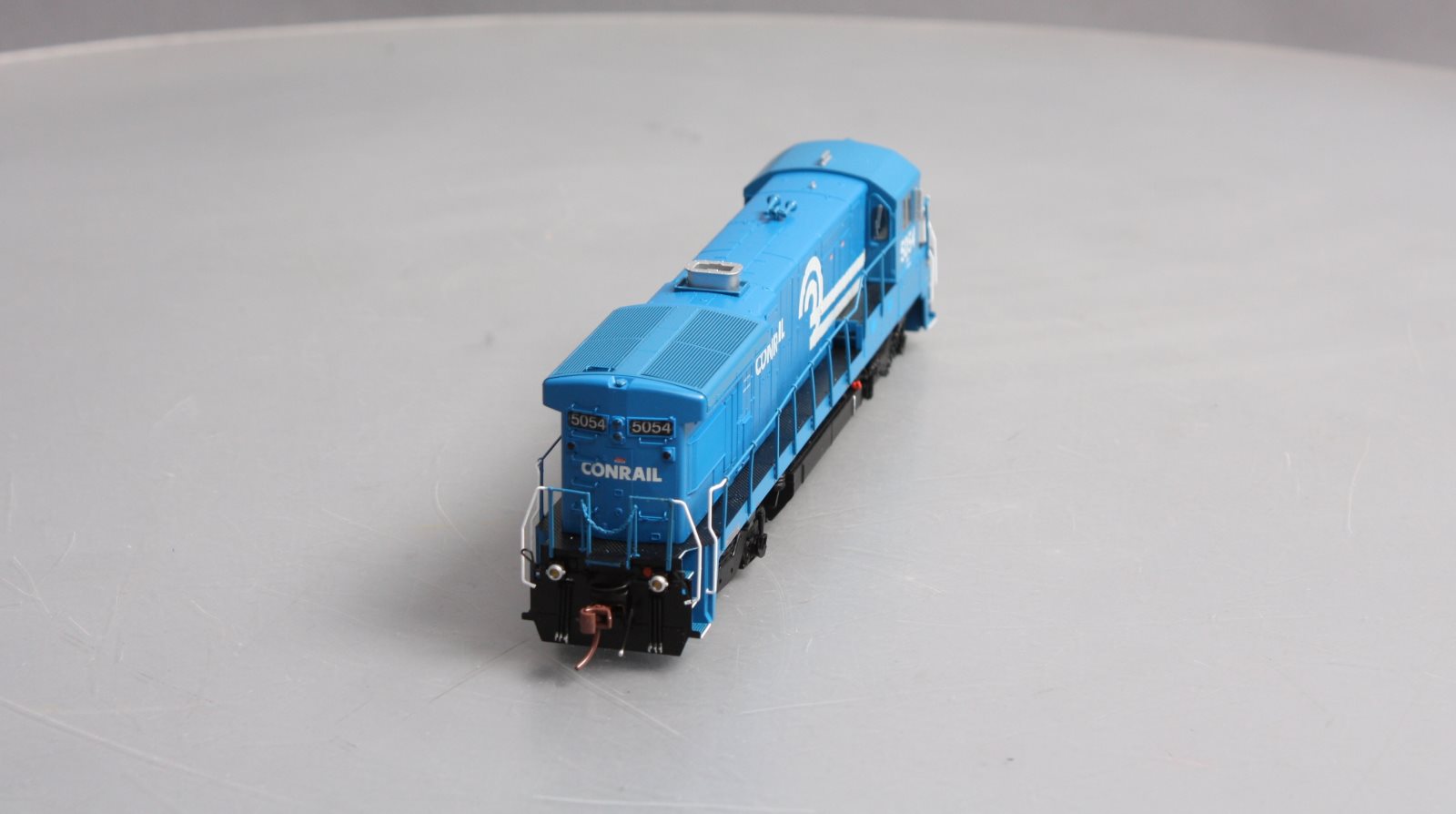 Rapido Trains 18013 HO Conrail GE B36-7 Diesel Locomotive #5054 w
