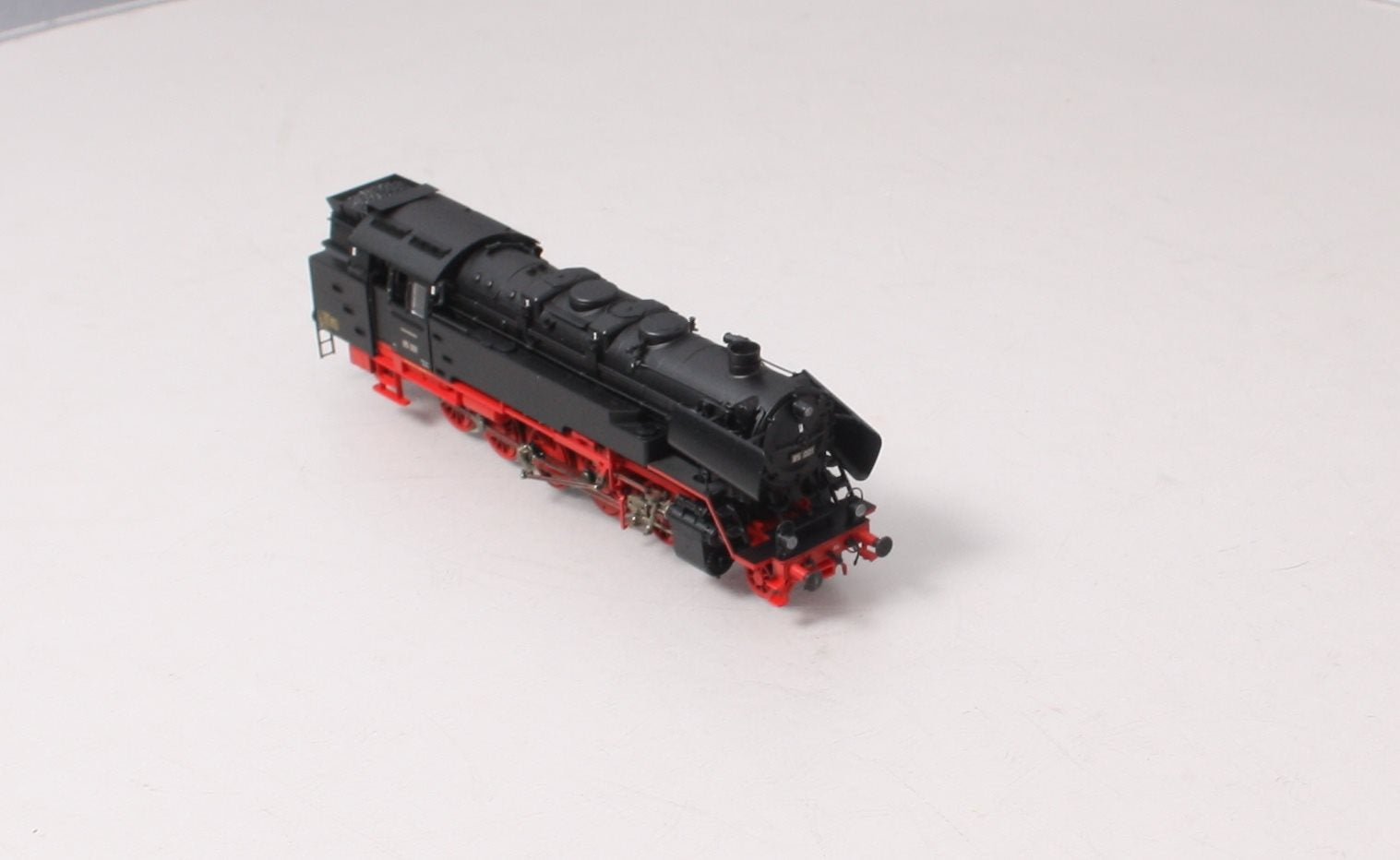 Roco 72263 HO DB Steam Locomotive #85 001 – Trainz