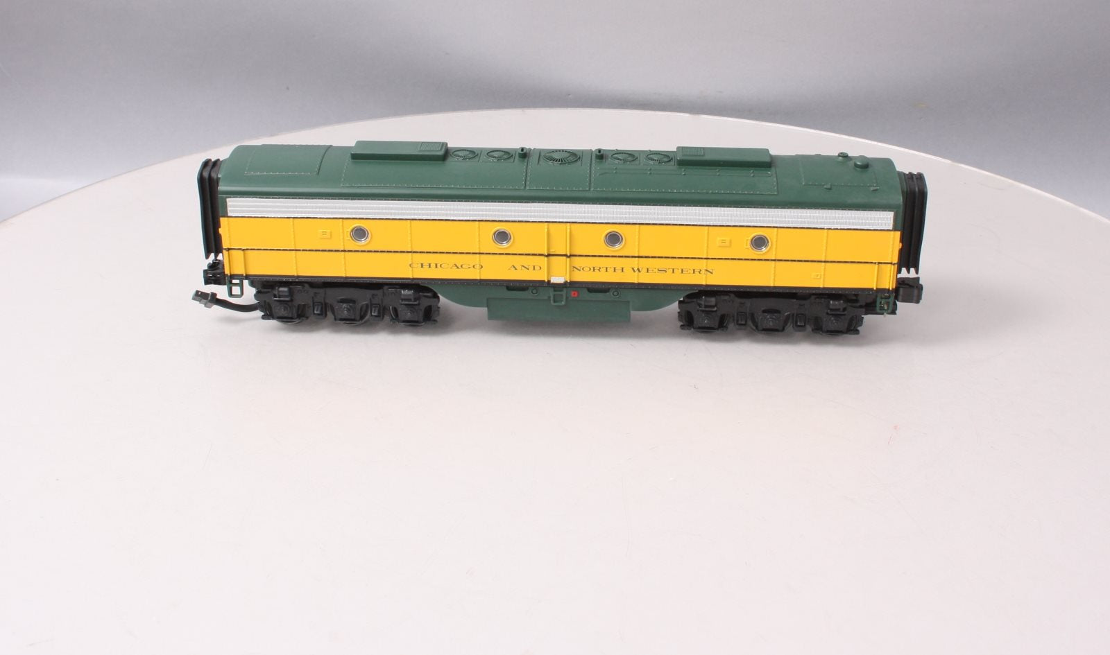 MTH 30-20178-3 Chicago NorthWestern E-8 B-Unit Non-Powered Diesel Engine