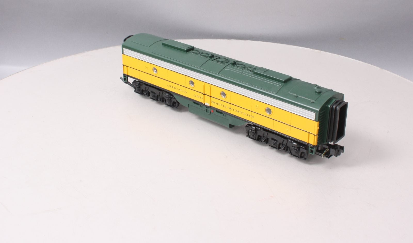 MTH 30-20178-3 Chicago NorthWestern E-8 B-Unit Non-Powered Diesel Engine