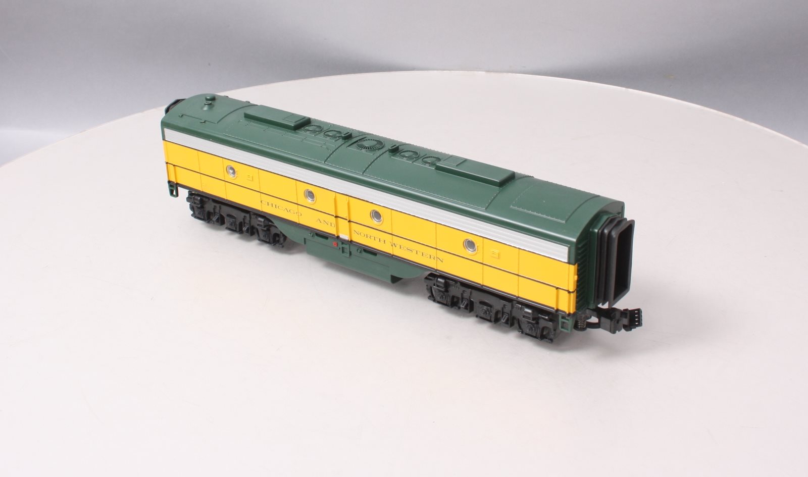 MTH 30-20178-3 Chicago NorthWestern E-8 B-Unit Non-Powered Diesel Engine