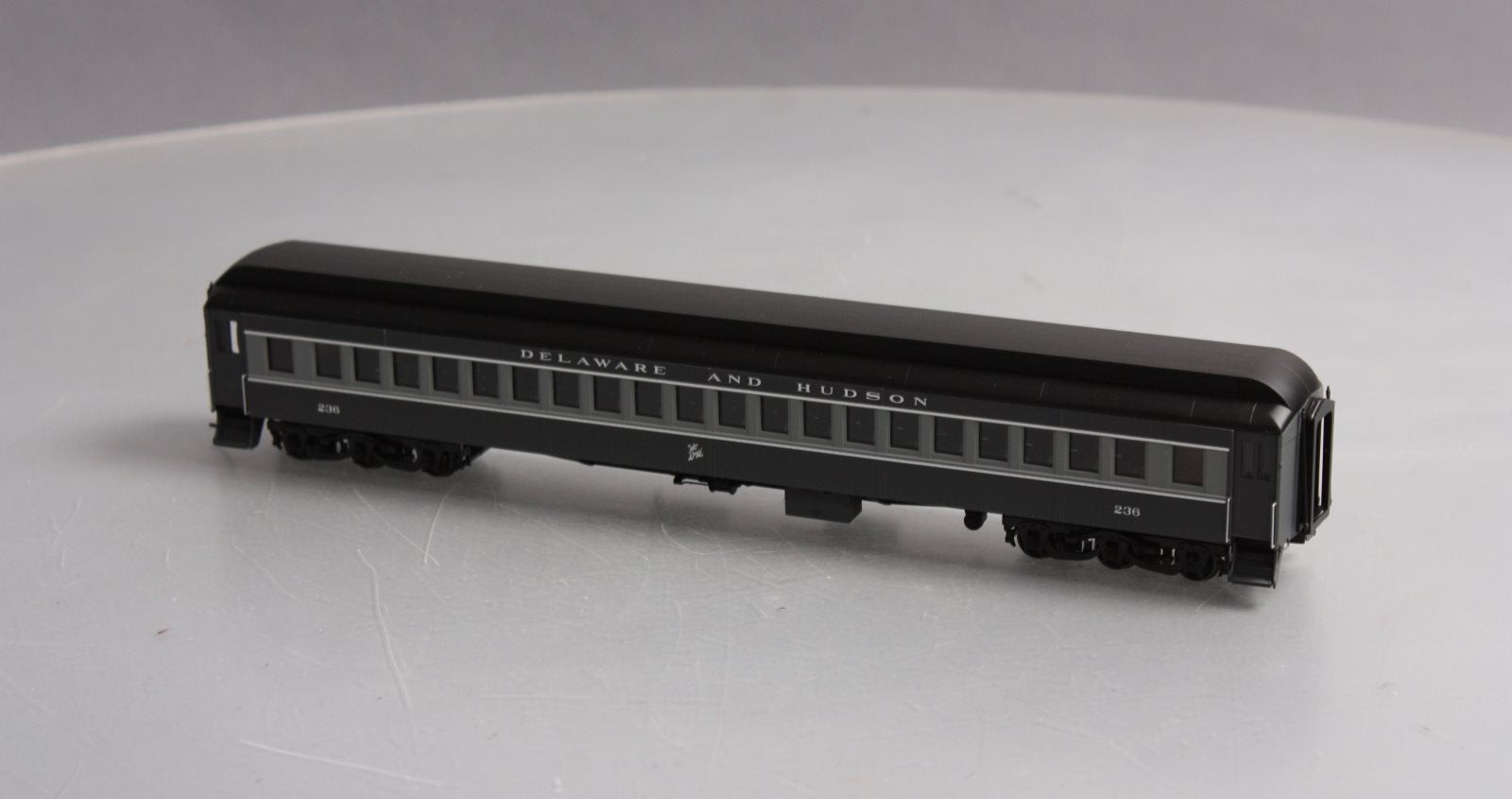 Atlas 20001695 HO Delaware and Hudson Single Window Passenger Coach #236