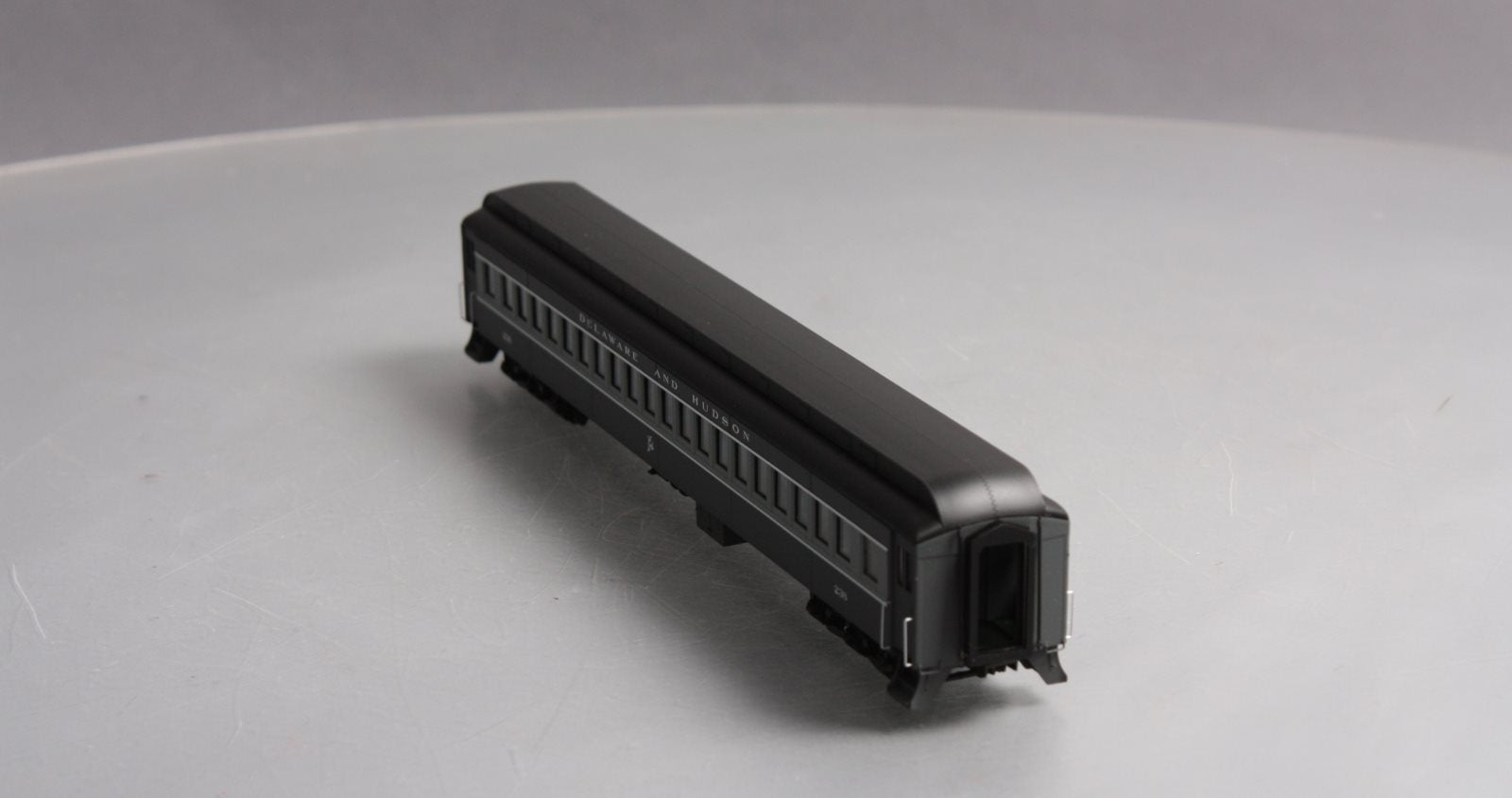 Atlas 20001695 HO Delaware and Hudson Single Window Passenger Coach #236