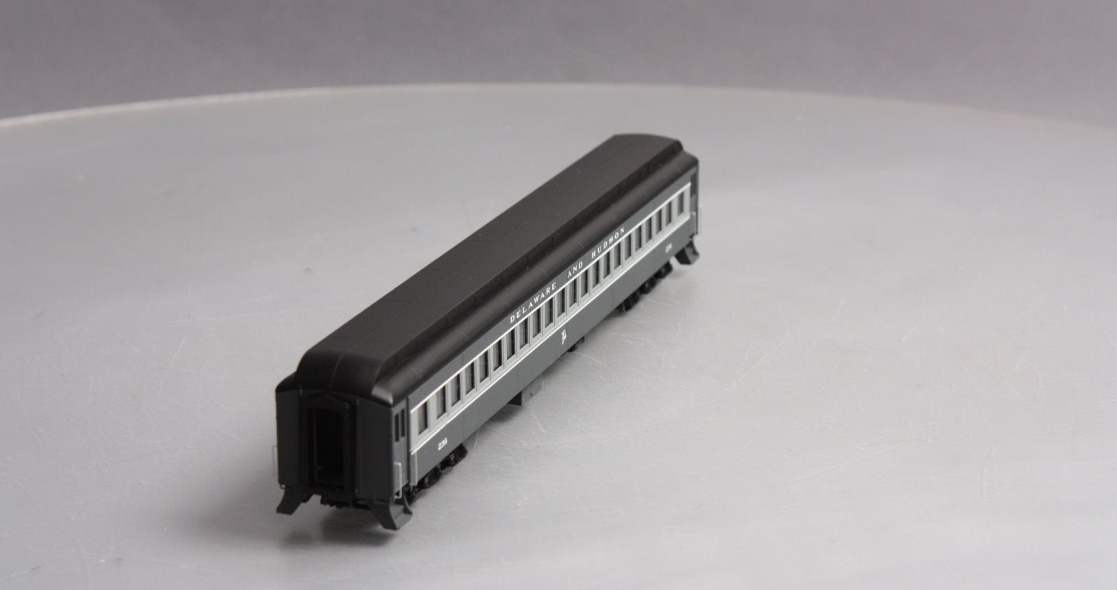 Atlas 20001695 HO Delaware and Hudson Single Window Passenger Coach #236
