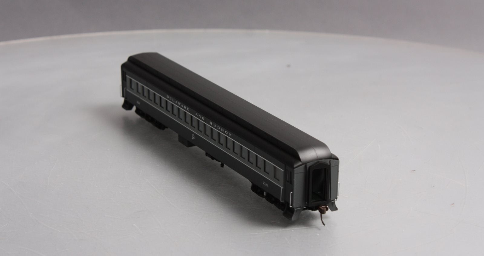 Atlas 20001695 HO Delaware and Hudson Single Window Passenger Coach #236