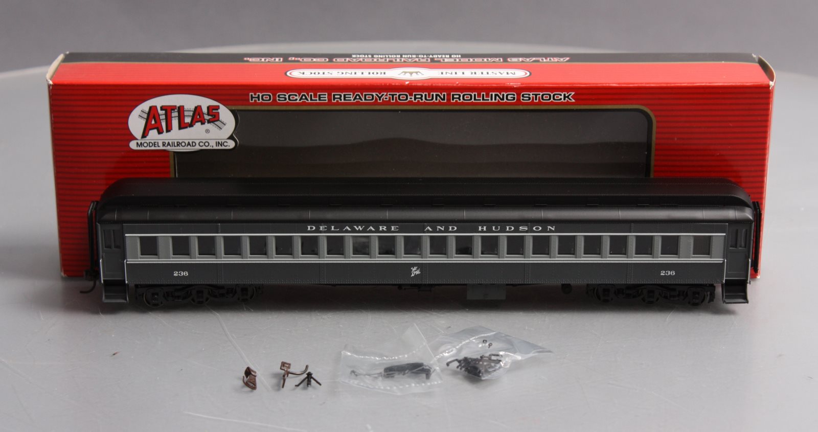 Atlas 20001695 HO Delaware and Hudson Single Window Passenger Coach #236