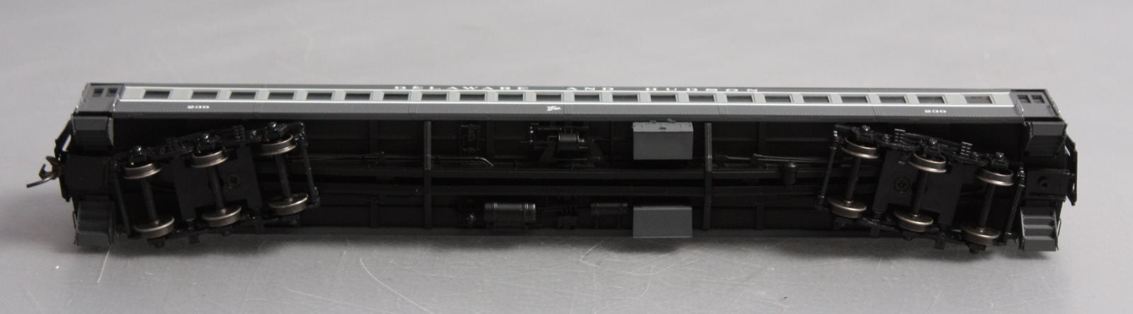 Atlas 20001695 HO Delaware and Hudson Single Window Passenger Coach #236