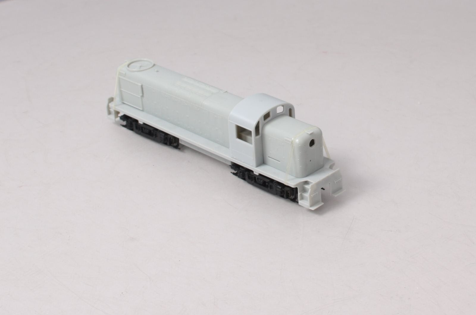 Athearn 94000 HO Scale Undecorated RS-3 Diesel Locomotive