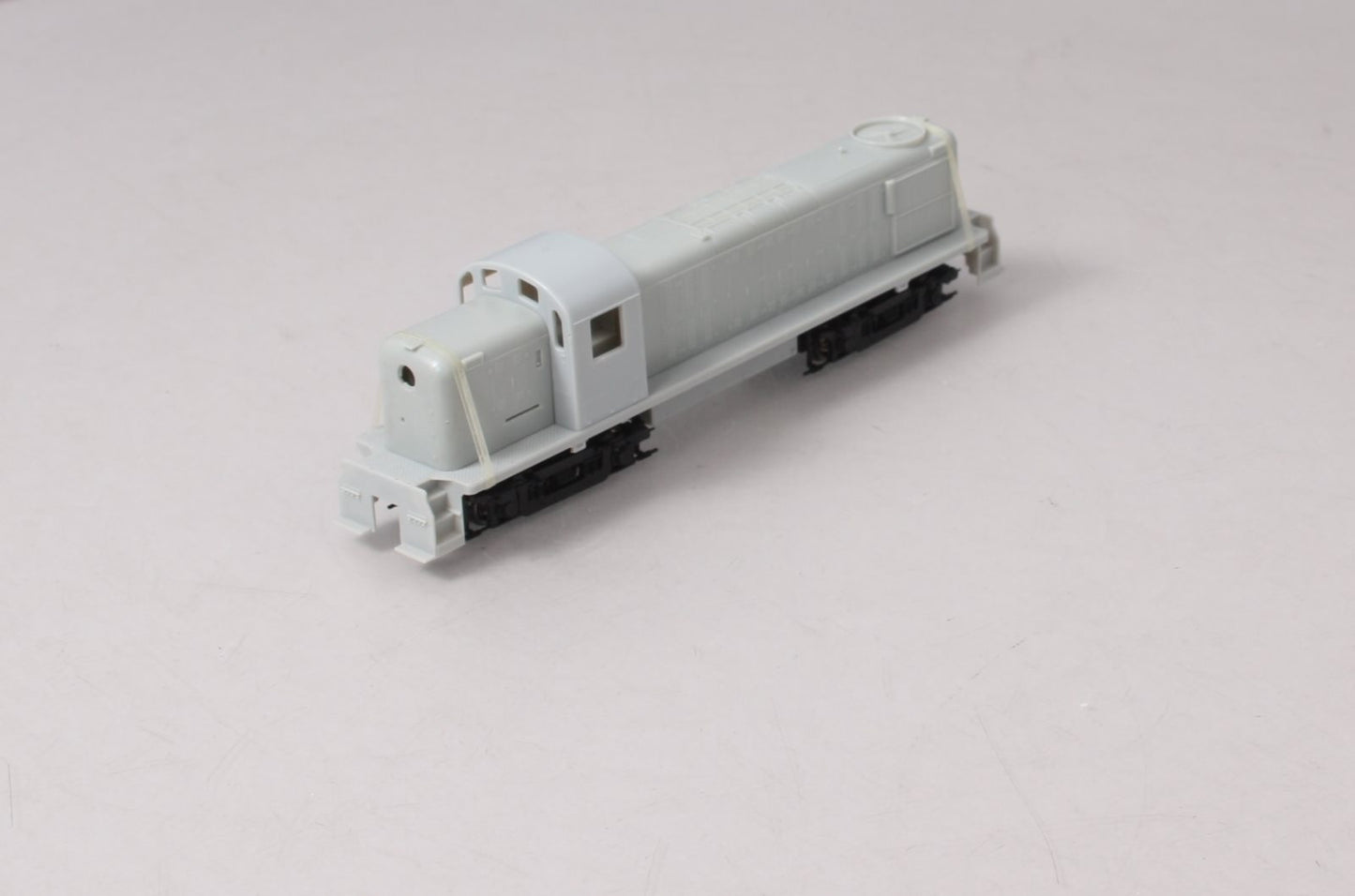 Athearn 94000 HO Scale Undecorated RS-3 Diesel Locomotive