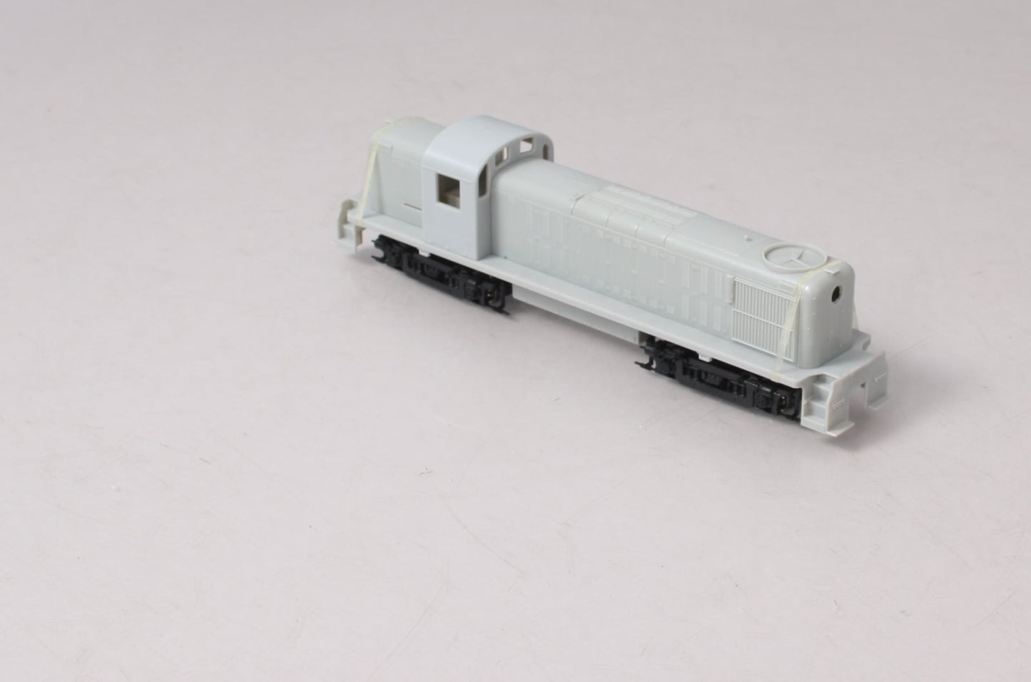 Athearn 94000 HO Scale Undecorated RS-3 Diesel Locomotive