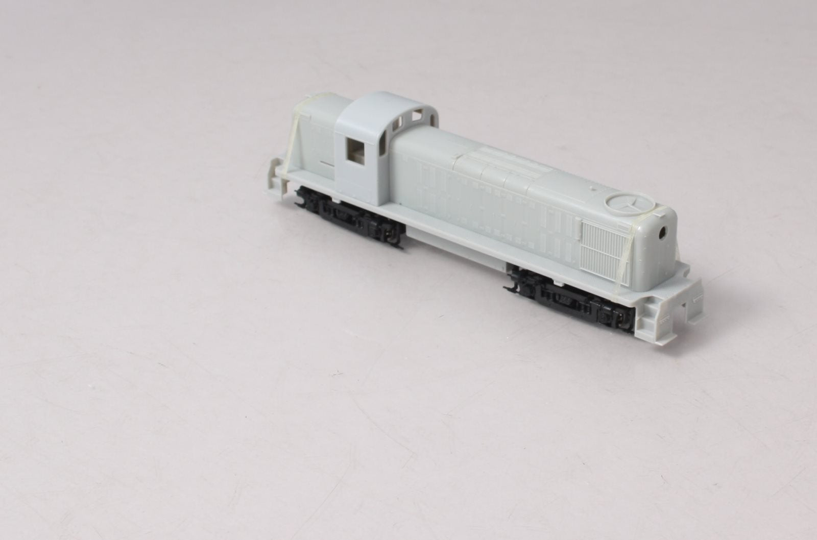 Athearn 94000 HO Scale Undecorated RS-3 Diesel Locomotive