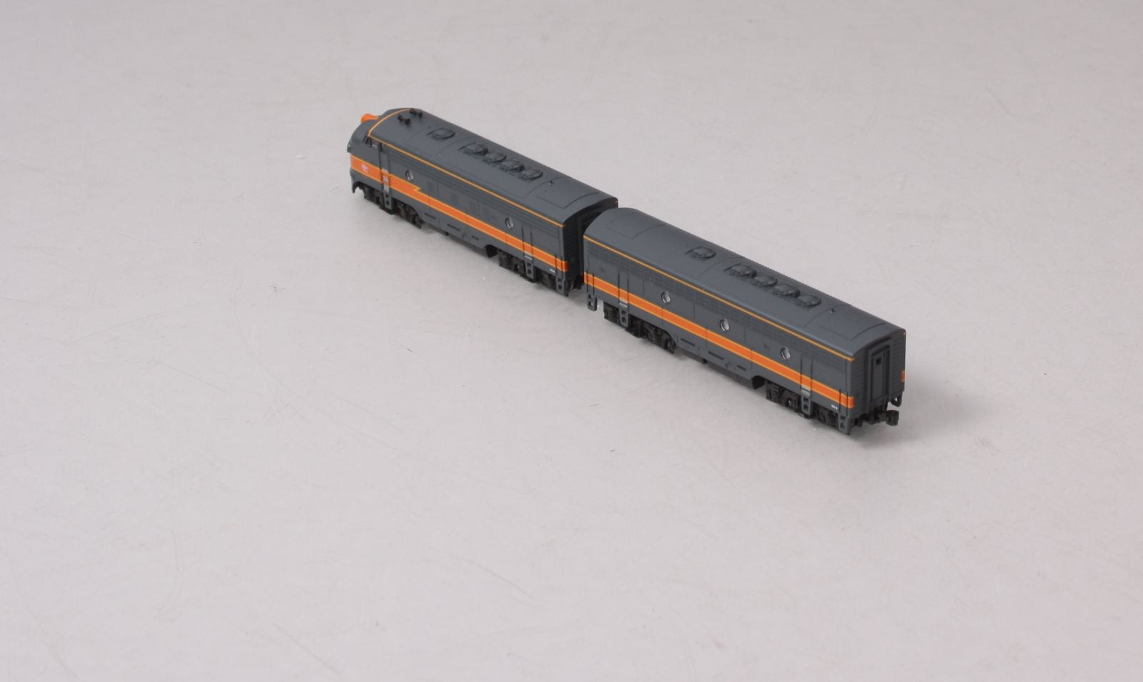 Kato 106-0429 N Milwaukee Road EMD F7A + F7B Freight 2-Locomotive Set #88A, #88B