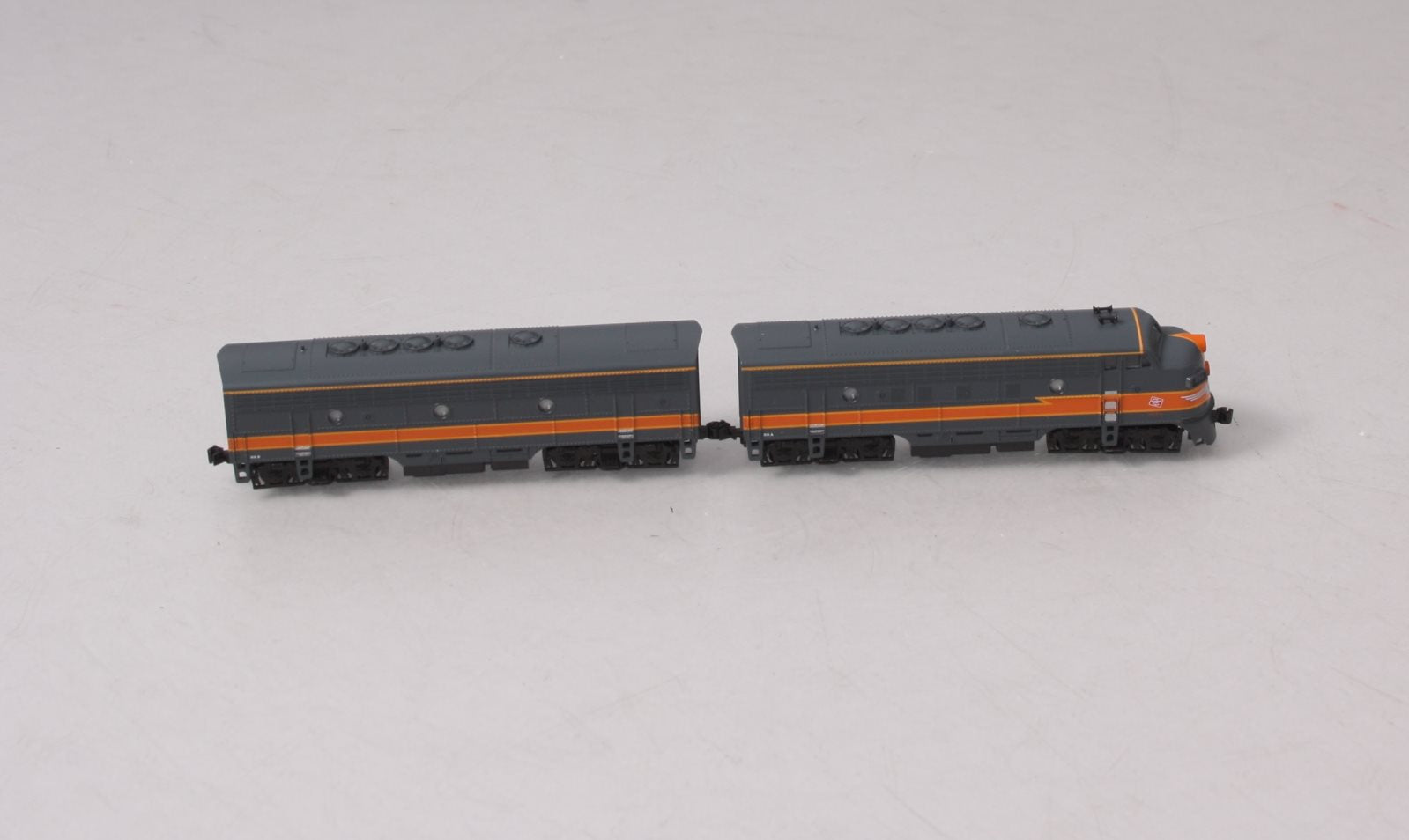 Kato 106-0429 N Milwaukee Road EMD F7A + F7B Freight 2-Locomotive Set #88A, #88B
