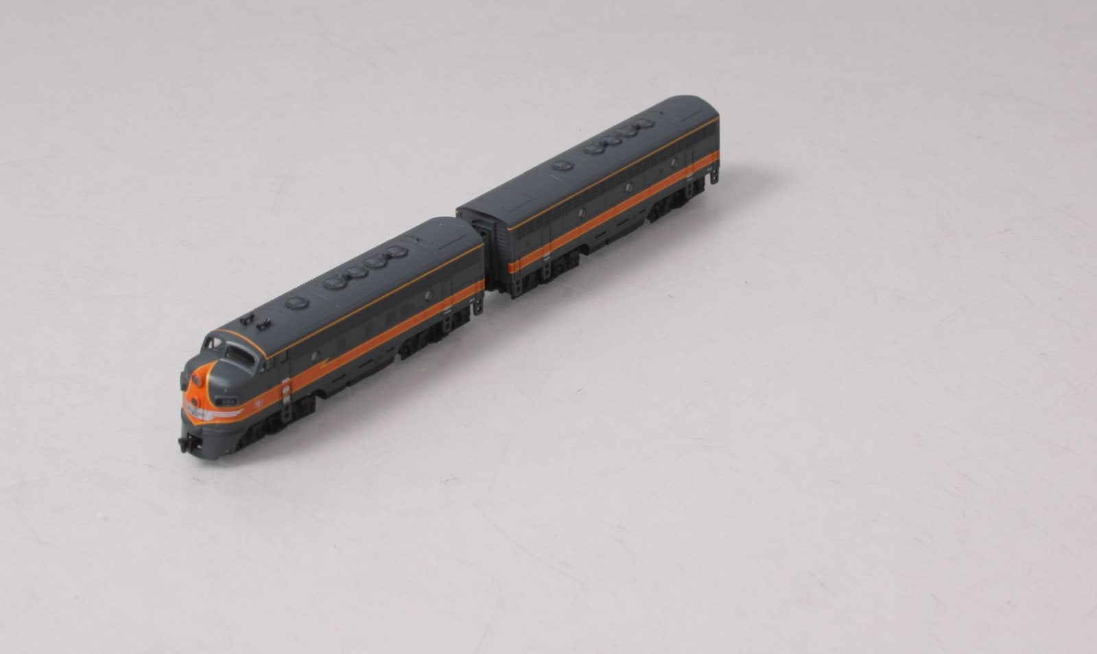 Kato 106-0429 N Milwaukee Road EMD F7A + F7B Freight 2-Locomotive Set #88A, #88B