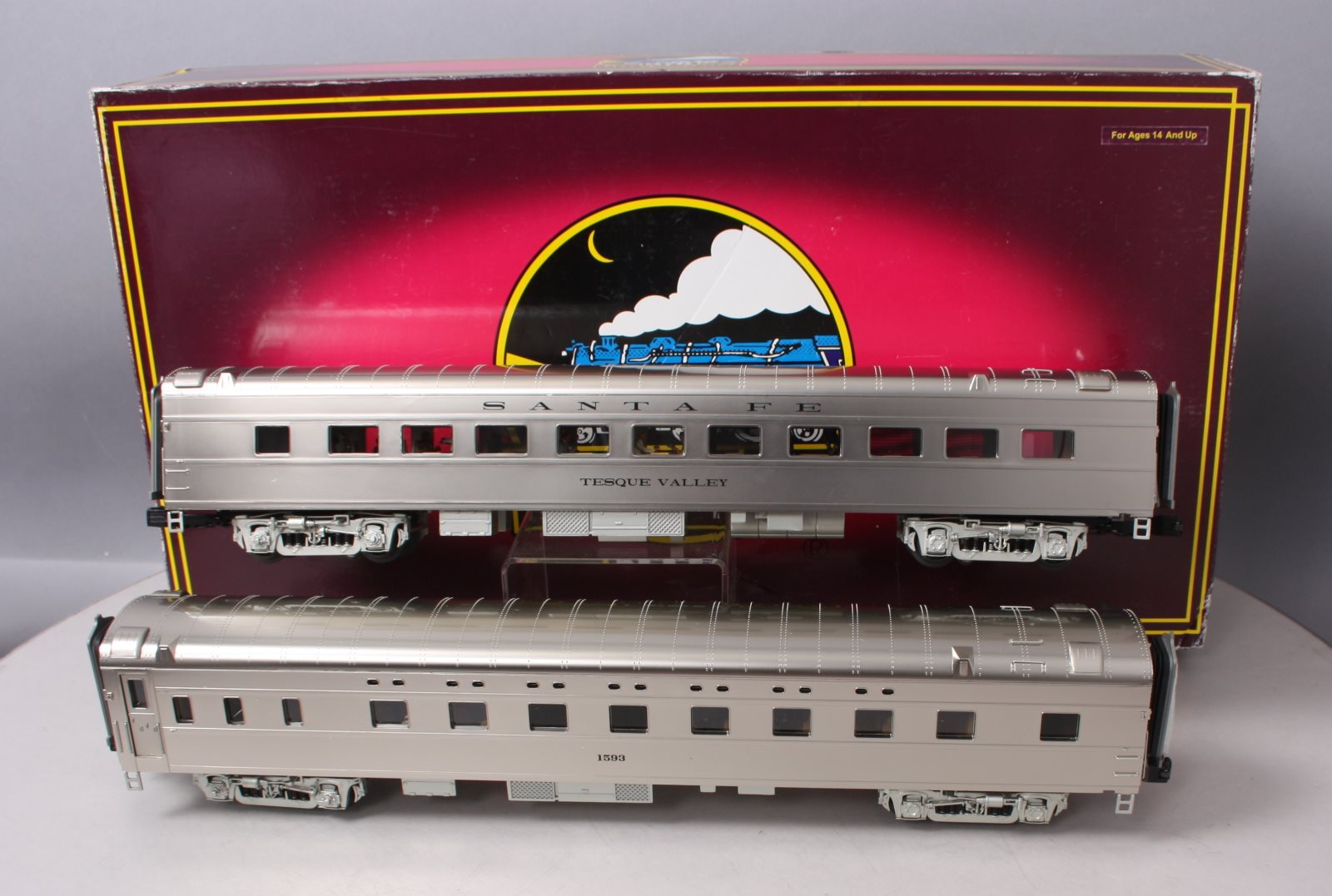 MTH 20-66136 O Santa Fe 70’ Sleeper/Diner Smooth Passenger Set (Set of 2)