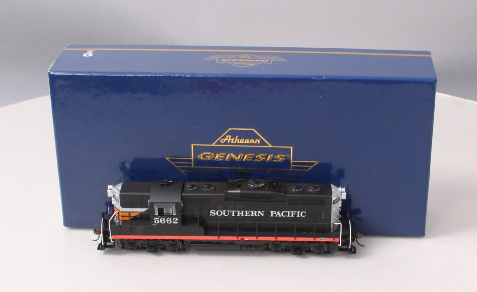 Athearn G78118 HO Scale Southern Pacific GP-9 Powered Diesel Locomotive #5662