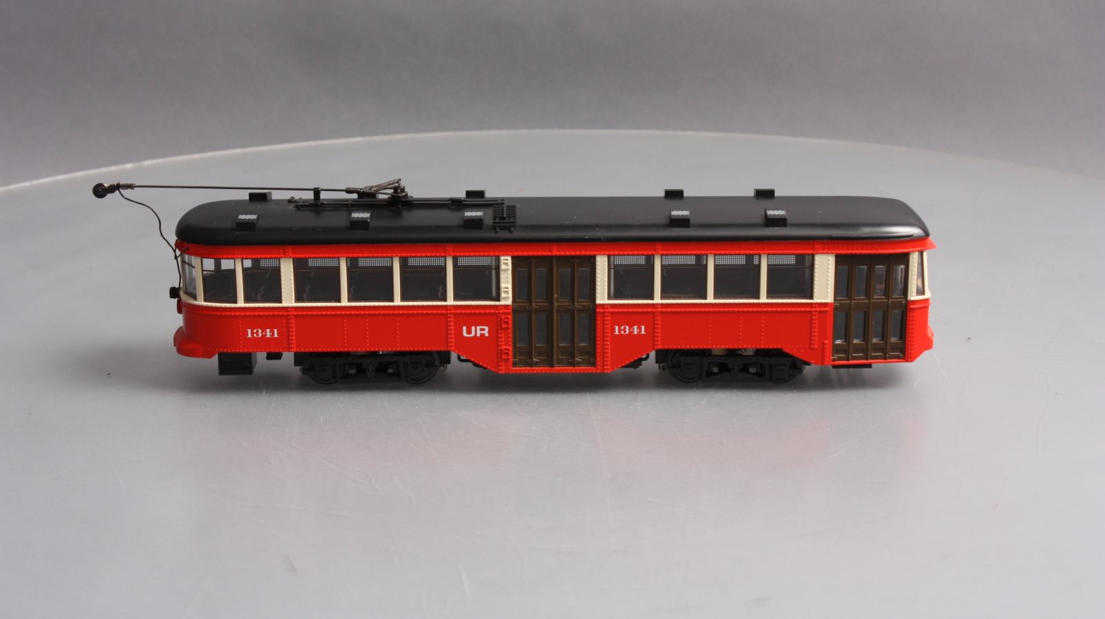 Williams 23906 O Gauge St. Louis Powered Peter Witt Street Car #1341