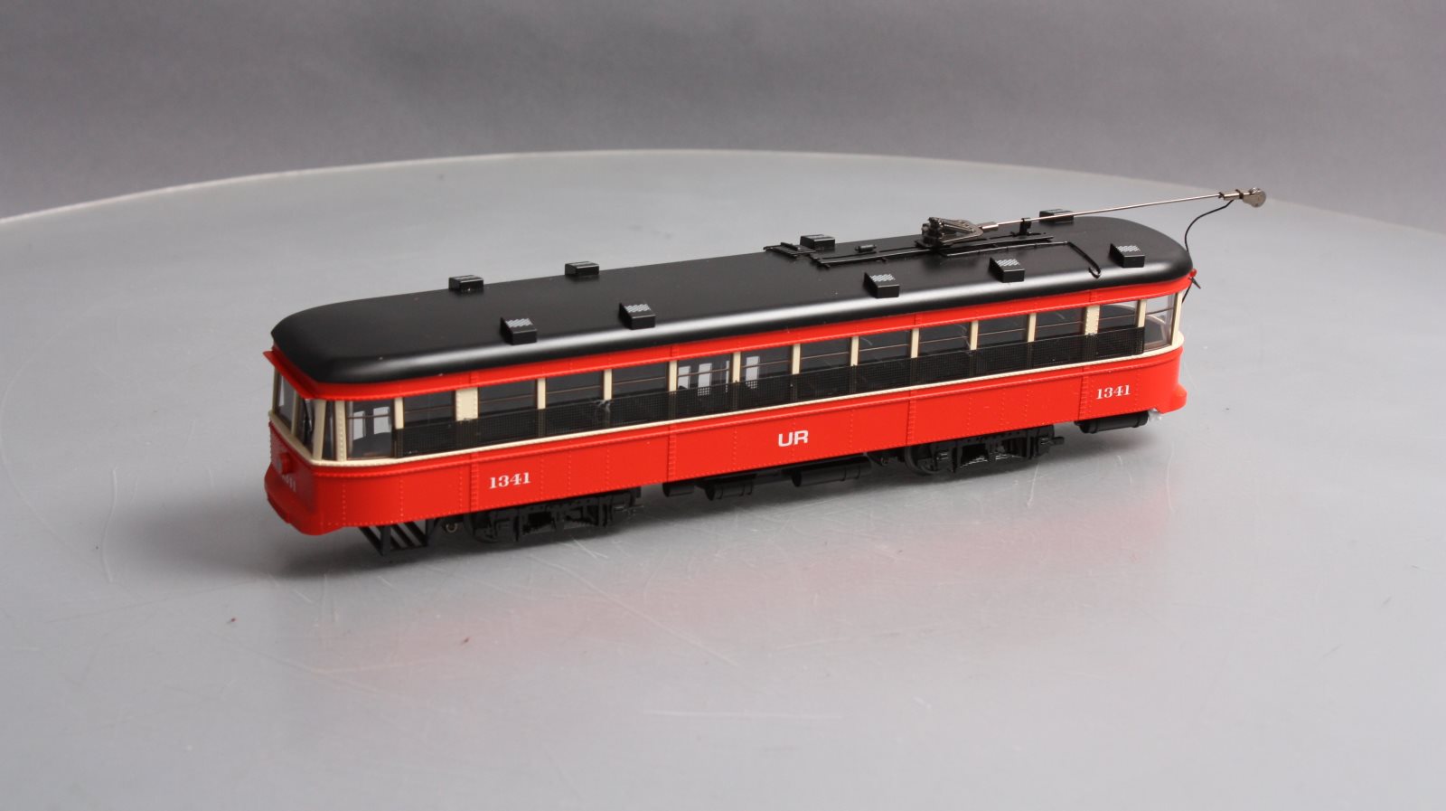 Williams 23906 O Gauge St. Louis Powered Peter Witt Street Car #1341