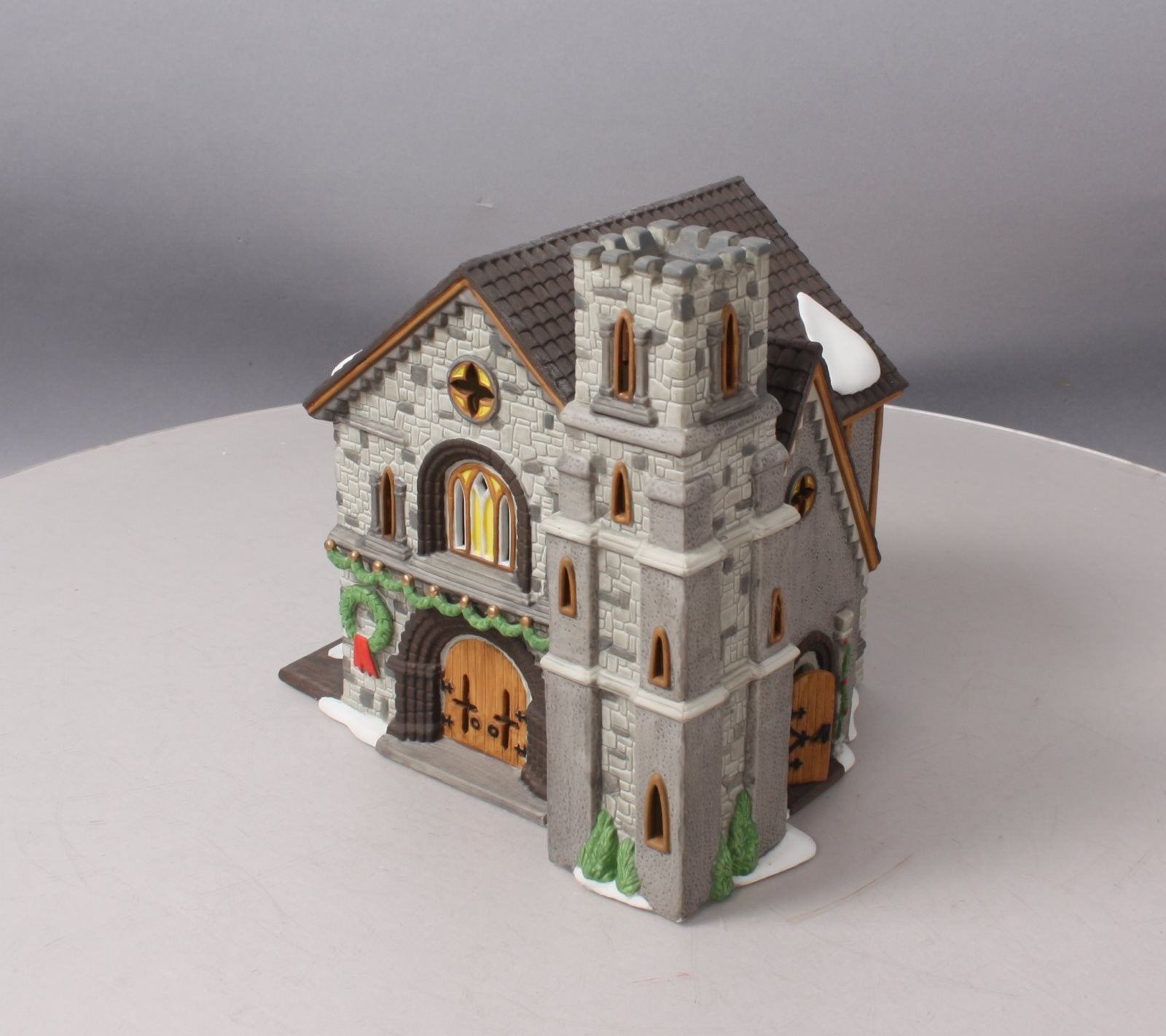 Dept 56 5821-1 Dickens Village Series Whittlebourne Church LN/Box