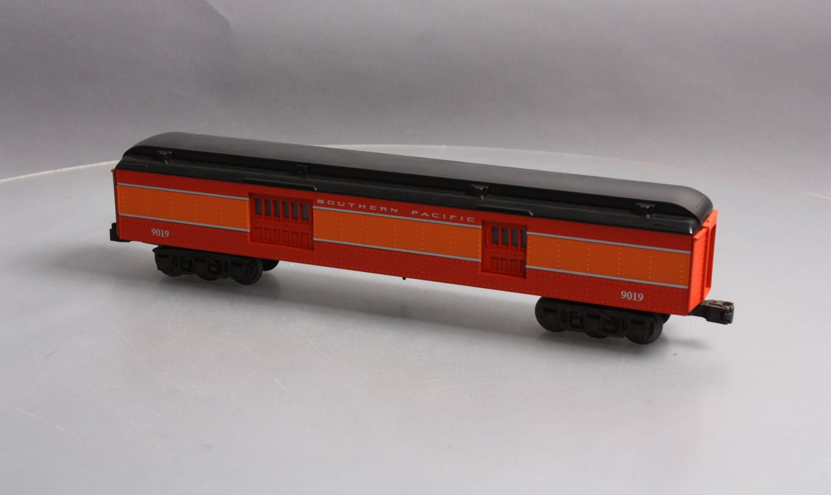 Lionel 6-19019 O Gauge Southern Pacific Madison Heavyweight Baggage Car LN/Box