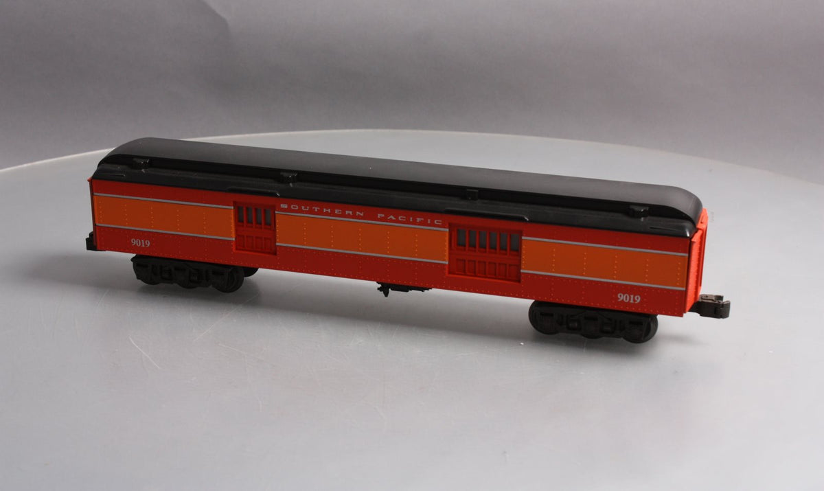 Lionel 6-19019 O Gauge Southern Pacific Madison Heavyweight Baggage Car LN/Box