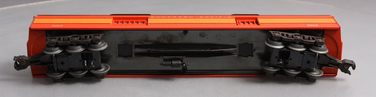 Lionel 6-19019 O Gauge Southern Pacific Madison Heavyweight Baggage Car LN/Box