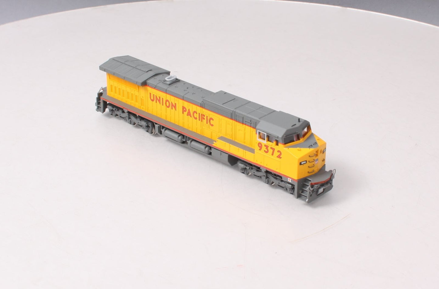 Bachmann 86002 HO Union Pacific GE DASH 8-40CW Wide Cab Diesel Locomotive #9372