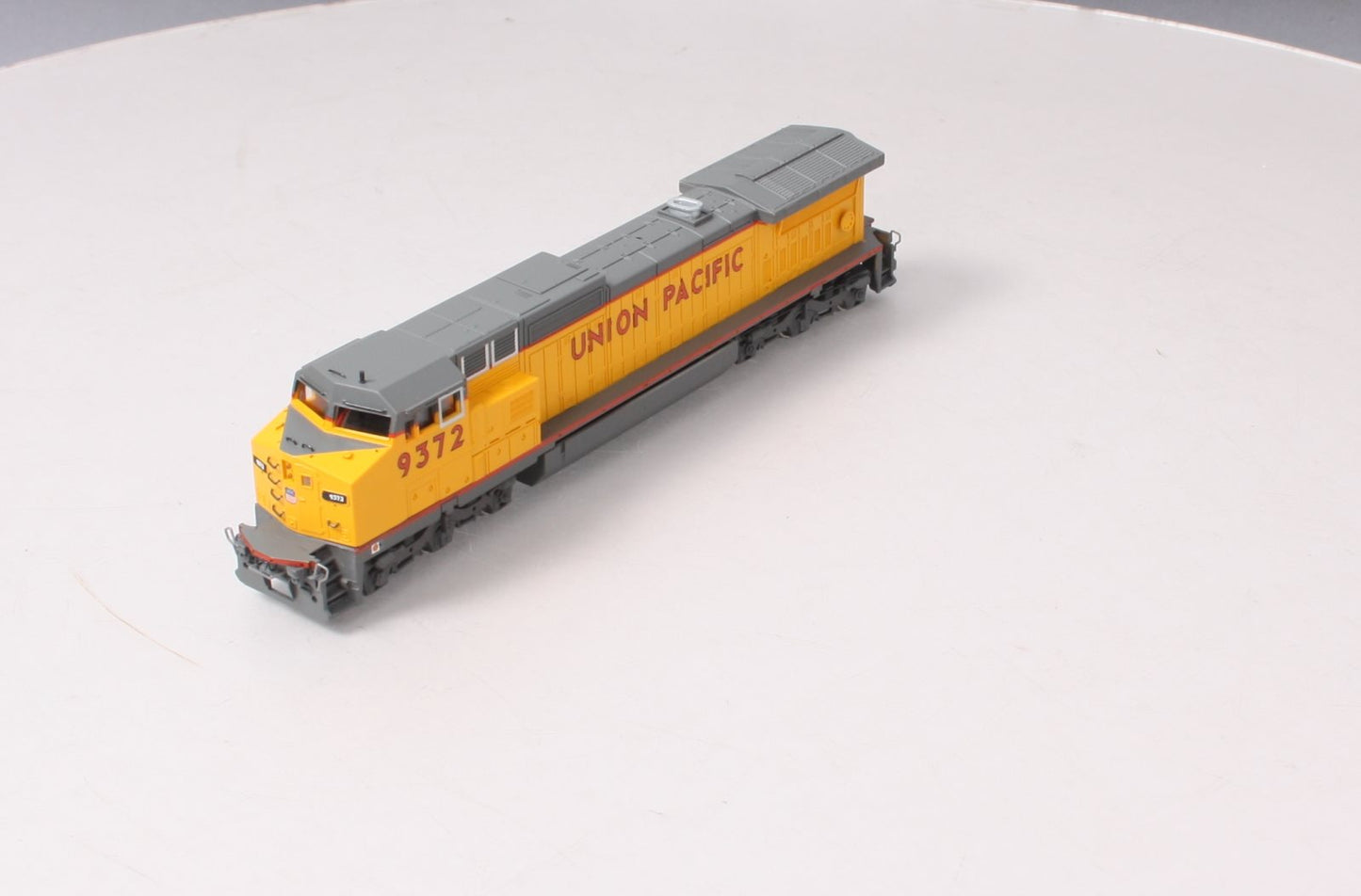 Bachmann 86002 HO Union Pacific GE DASH 8-40CW Wide Cab Diesel Locomotive #9372