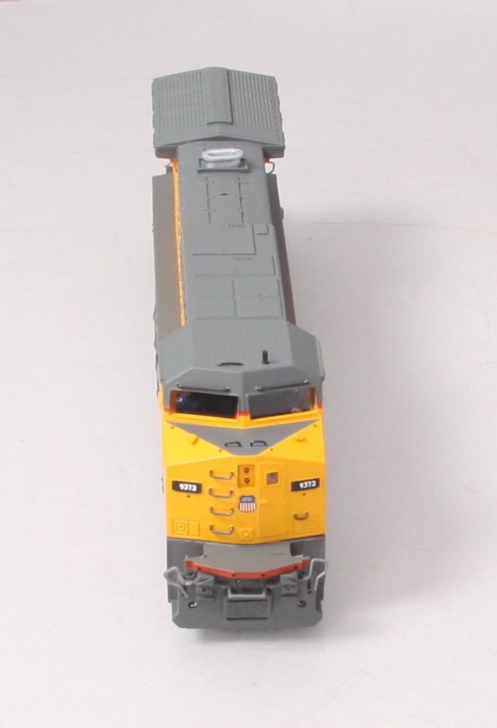 Bachmann 86002 HO Union Pacific GE DASH 8-40CW Wide Cab Diesel Locomotive #9372