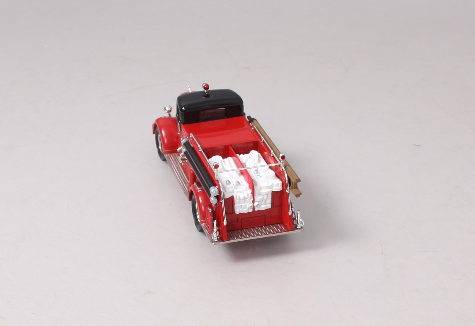 Corgi US52804 1:50 Closede Cab Pumper Mack L Pumber Chicago Fire Unit # 50