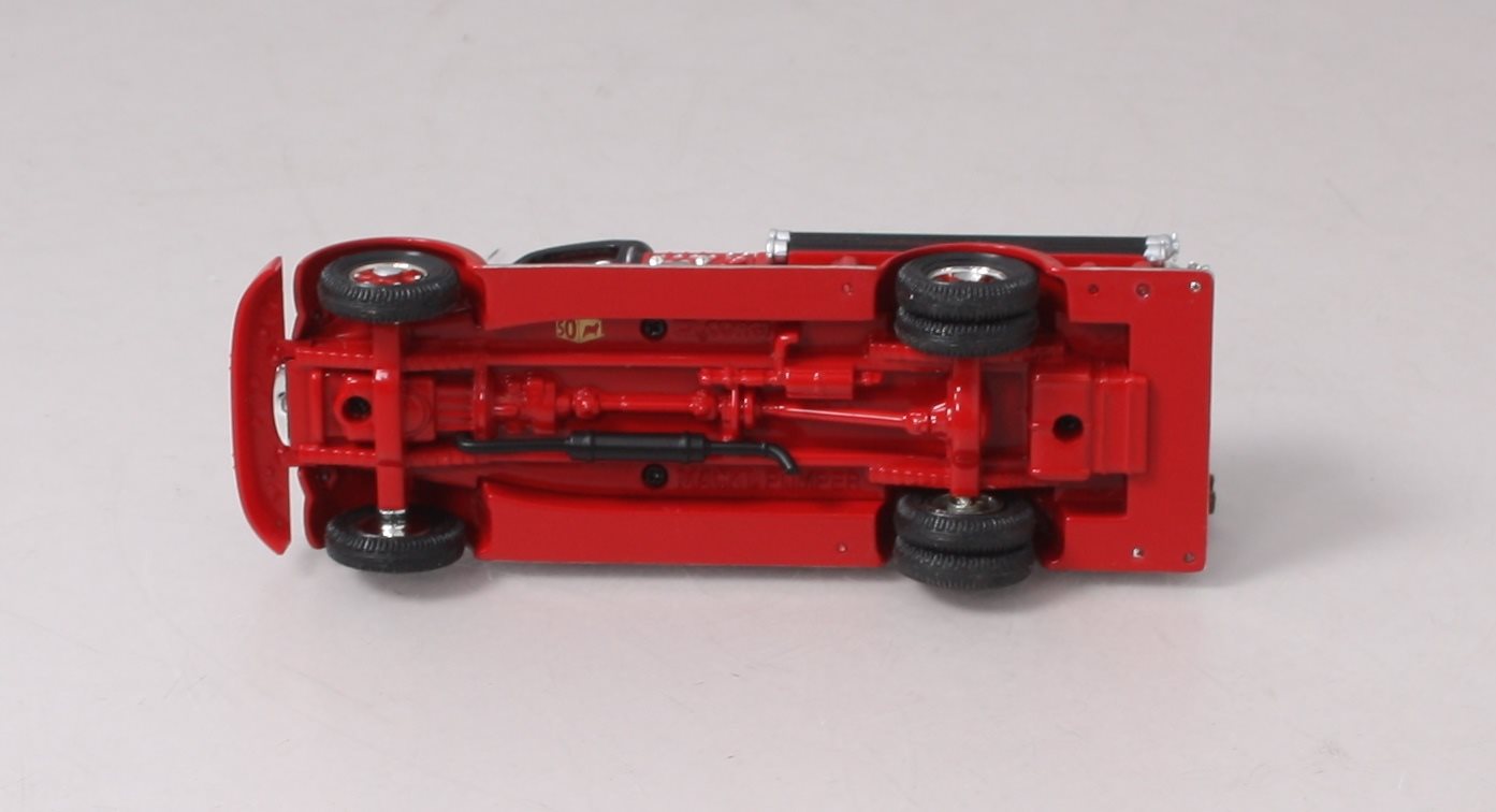 Corgi US52804 1:50 Closede Cab Pumper Mack L Pumber Chicago Fire Unit # 50