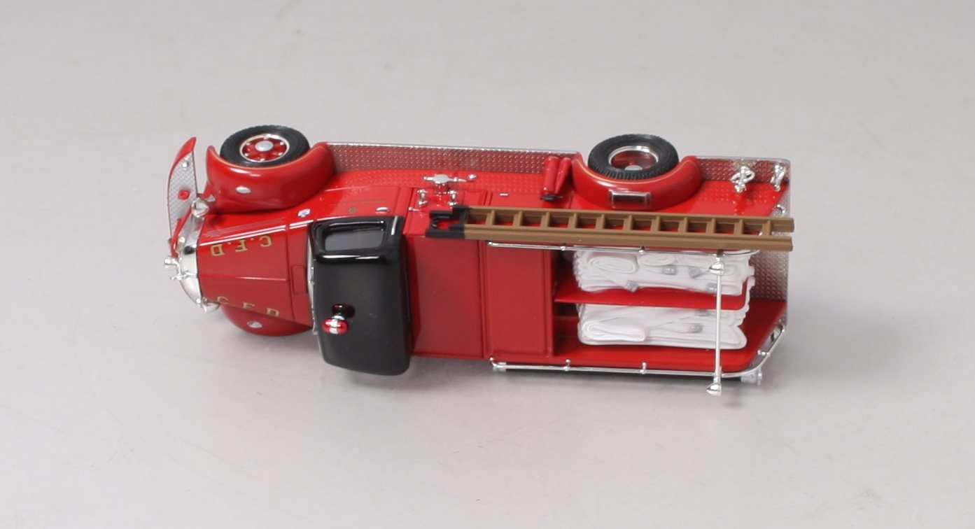 Corgi US52804 1:50 Closede Cab Pumper Mack L Pumber Chicago Fire Unit # 50