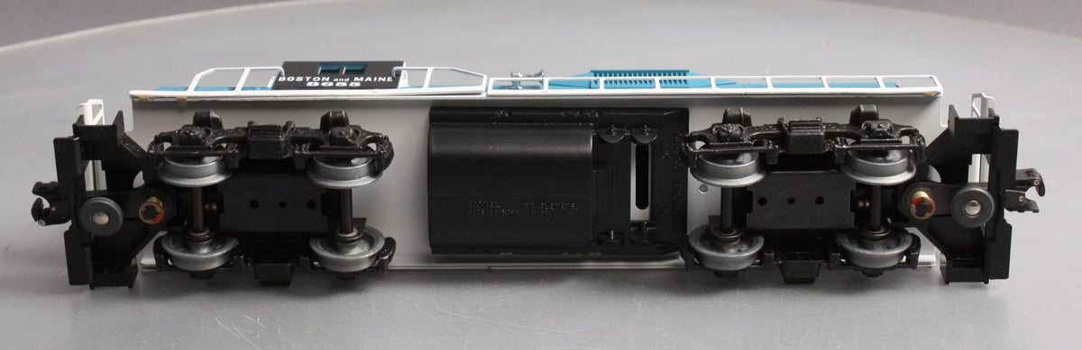 Lionel 6-8655 O Gauge Boston & Maine GP-9 Non-Powered Dummy Diesel Locomotive NIB