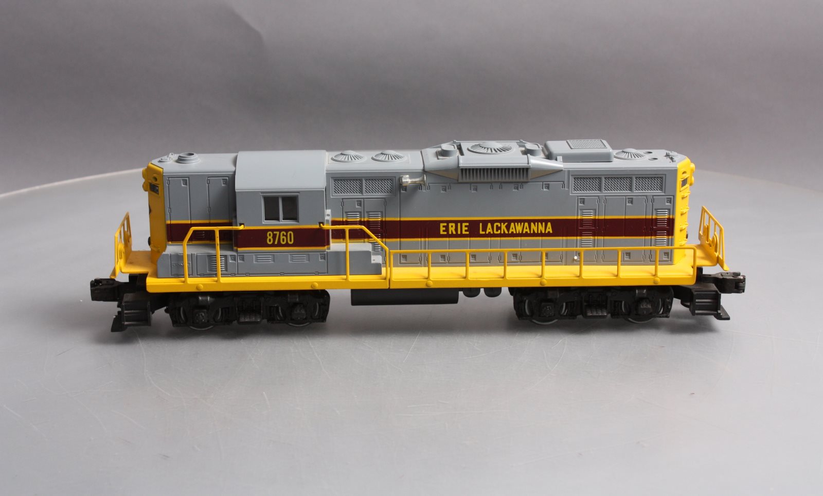 Lionel 6-8760 Erie Lackawana GP-9 Dummy Diesel Locomotive #8760 LN/Box